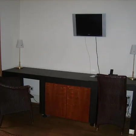 Vier Jahreszeiten Hotel 2*